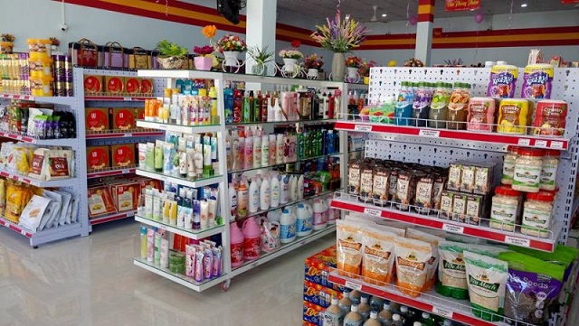 Biến siêu thị mini tại nông thôn thành cửa hàng tạp hóa kiểu mới.