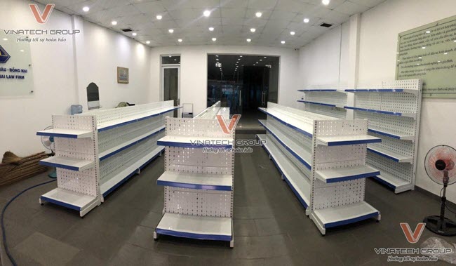 Kệ siêu thị tôn đục lỗ (lưng tôn lỗ) Kệ siêu thị tôn đục lỗ (lưng tôn lỗ)