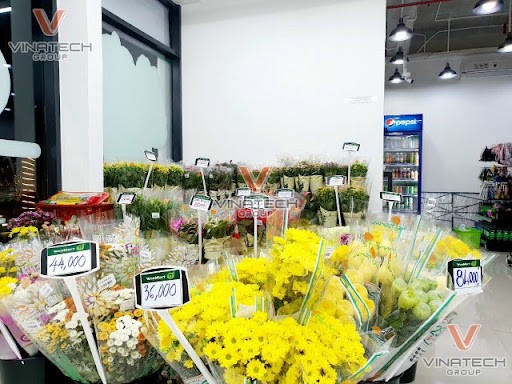 installation of supermarket shelves for wonmart 2