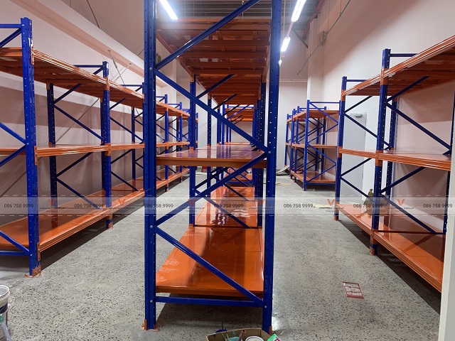 Medium racks are available in Vinatech's warehouse