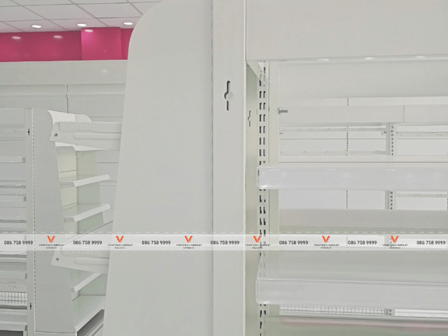 Lắp đặt kệ siêu thị tại siêu thị Con Cưng tỉnh Vĩnh Long 4