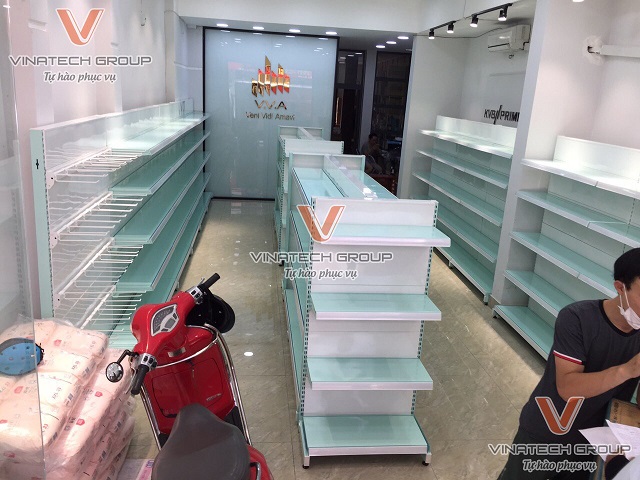 kệ siêu thị tại cửa hàng VVA Ninh Thuận 1