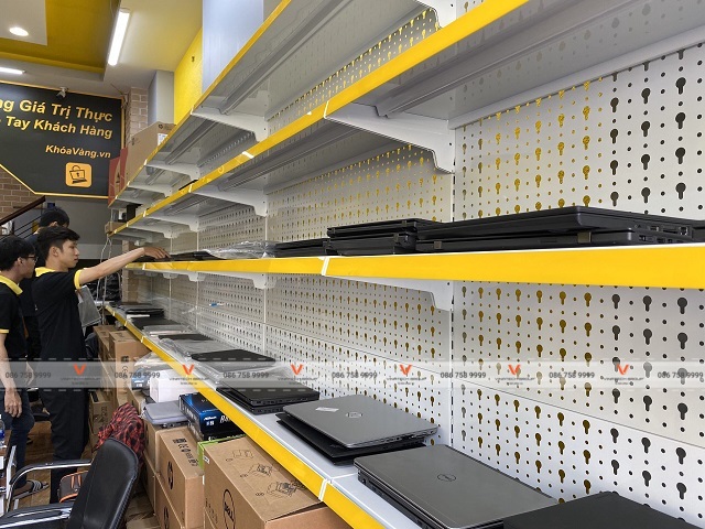 kệ siêu thị tại siêu thị máy tính Khóa vàng tại TPHCM 1