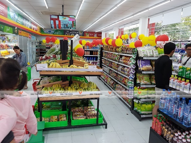 kệ siêu thị tại siêu thị Winmart+ TP Đà Nẵng 1