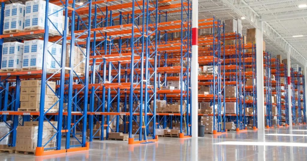 Kệ kho FMCG? Gợi ý 4 mẫu kệ kho hiệu quả