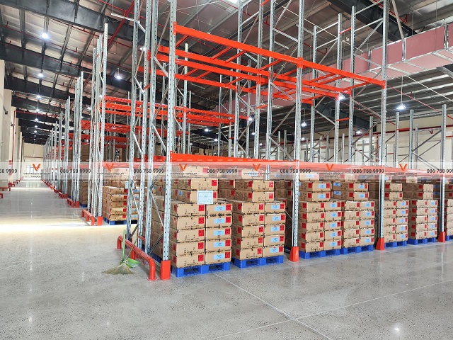 Quản lý kho hàng trong Logistics