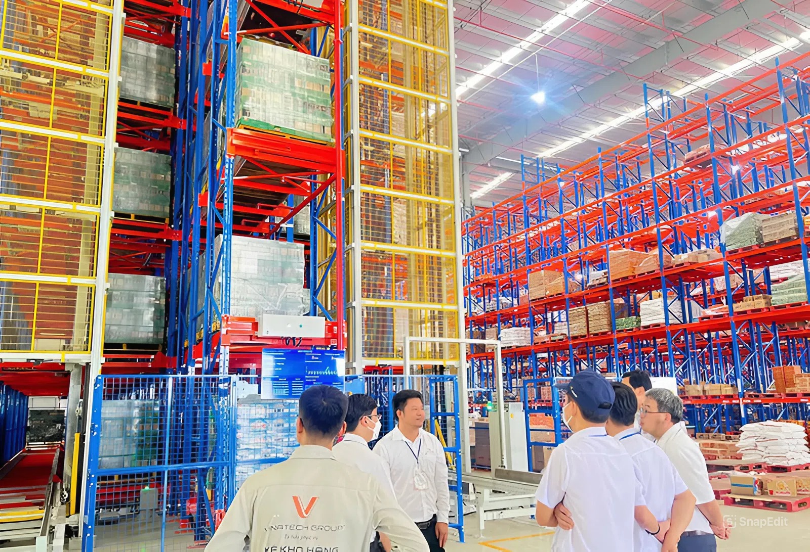 Kệ Kho Logistics Tự Động Giải Pháp Kho Hàng 4.0