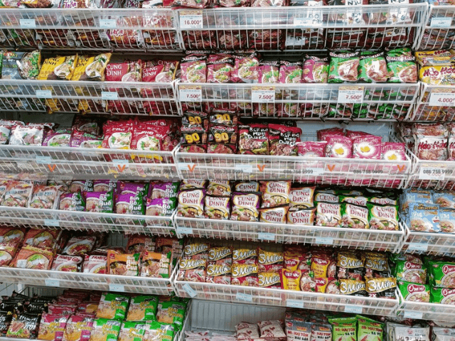Cách trưng bày cửa hàng tạp hóa nhỏ