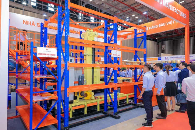 [CafeF]Vinatech Group ra mắt hệ thống tự động ASRS tại VILOG 2023