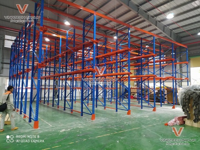 vinatech hoàn thiện kệ kho hàng tải trọng nặng 1