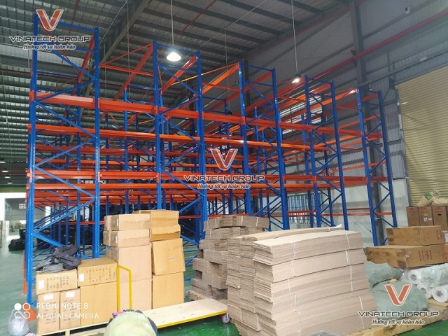 vinatech hoàn thiện kệ kho hàng tải trọng nặng 4