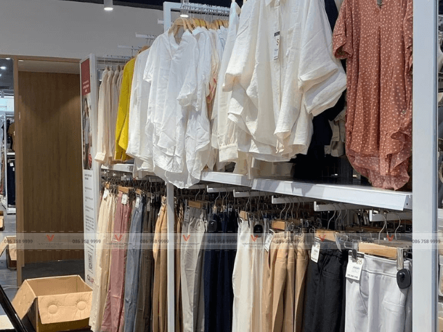 kệ siêu thị tại Tokyolife Vũ Trọng Phụng TP Hà Nội 4