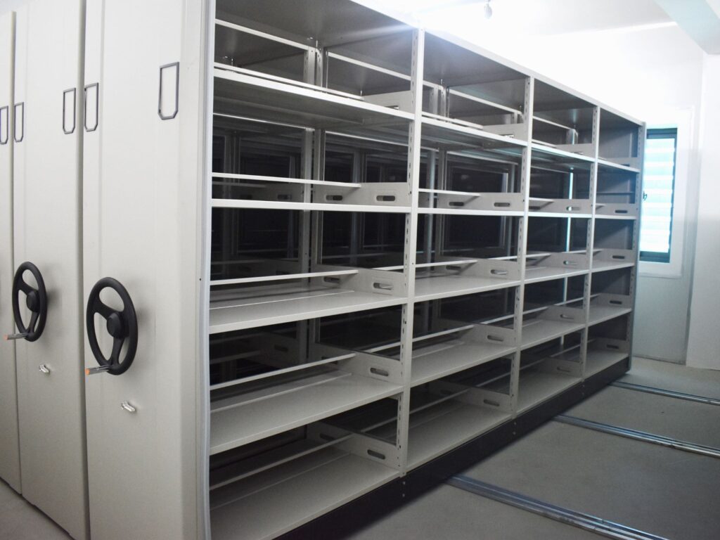 ke-tay-quay-3-1024x768 kệ tay quay