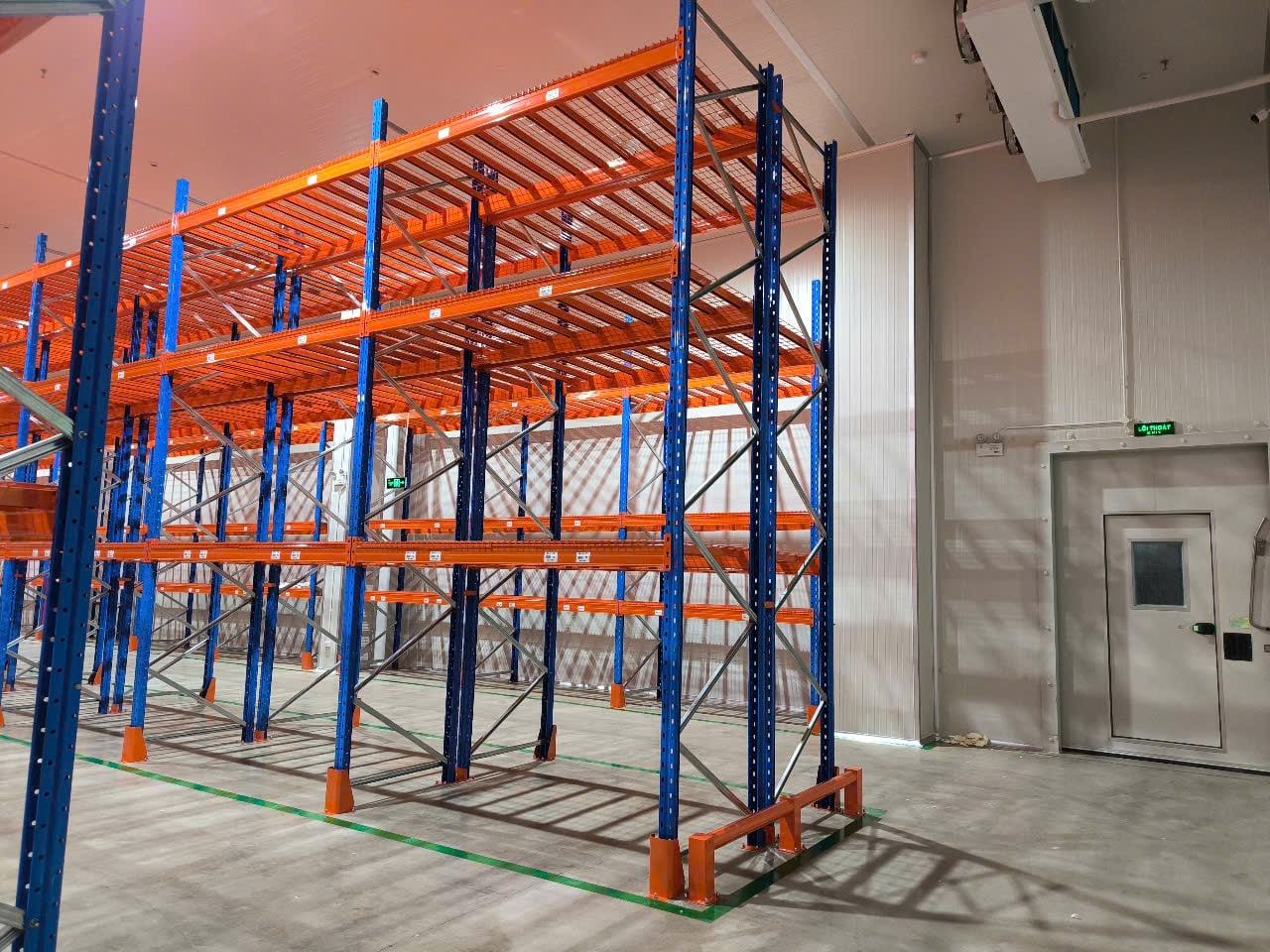 thiết kế kho chứa hàng 